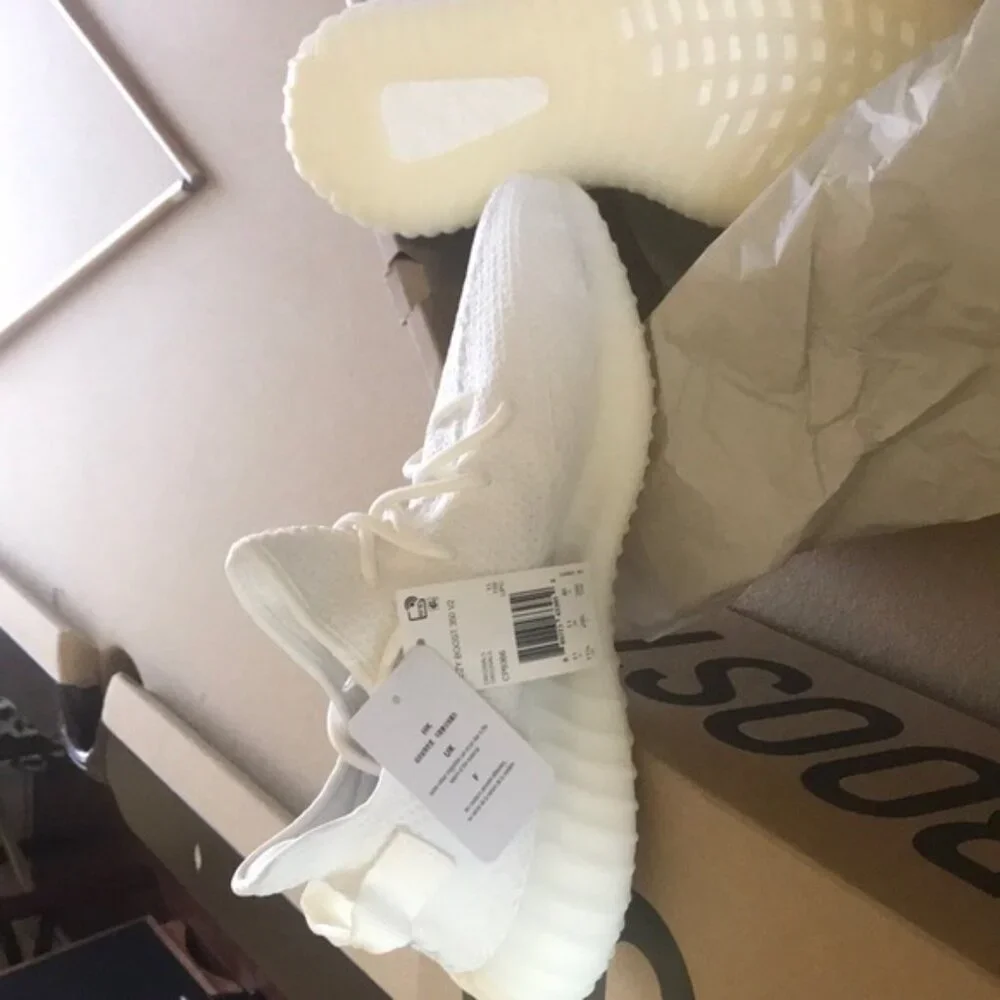 Yeezy Boost 350 V2 - Picture 2 of 4